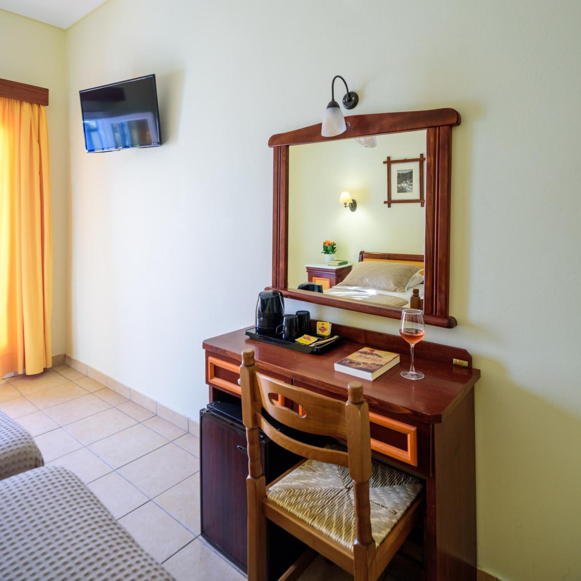 Karidis Hotel Kamári Dış mekan fotoğraf